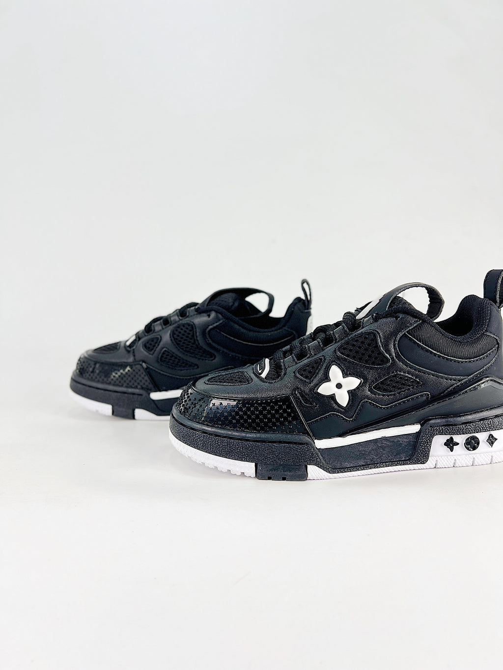 LV Skate Sneaker Black White – pair angle view
