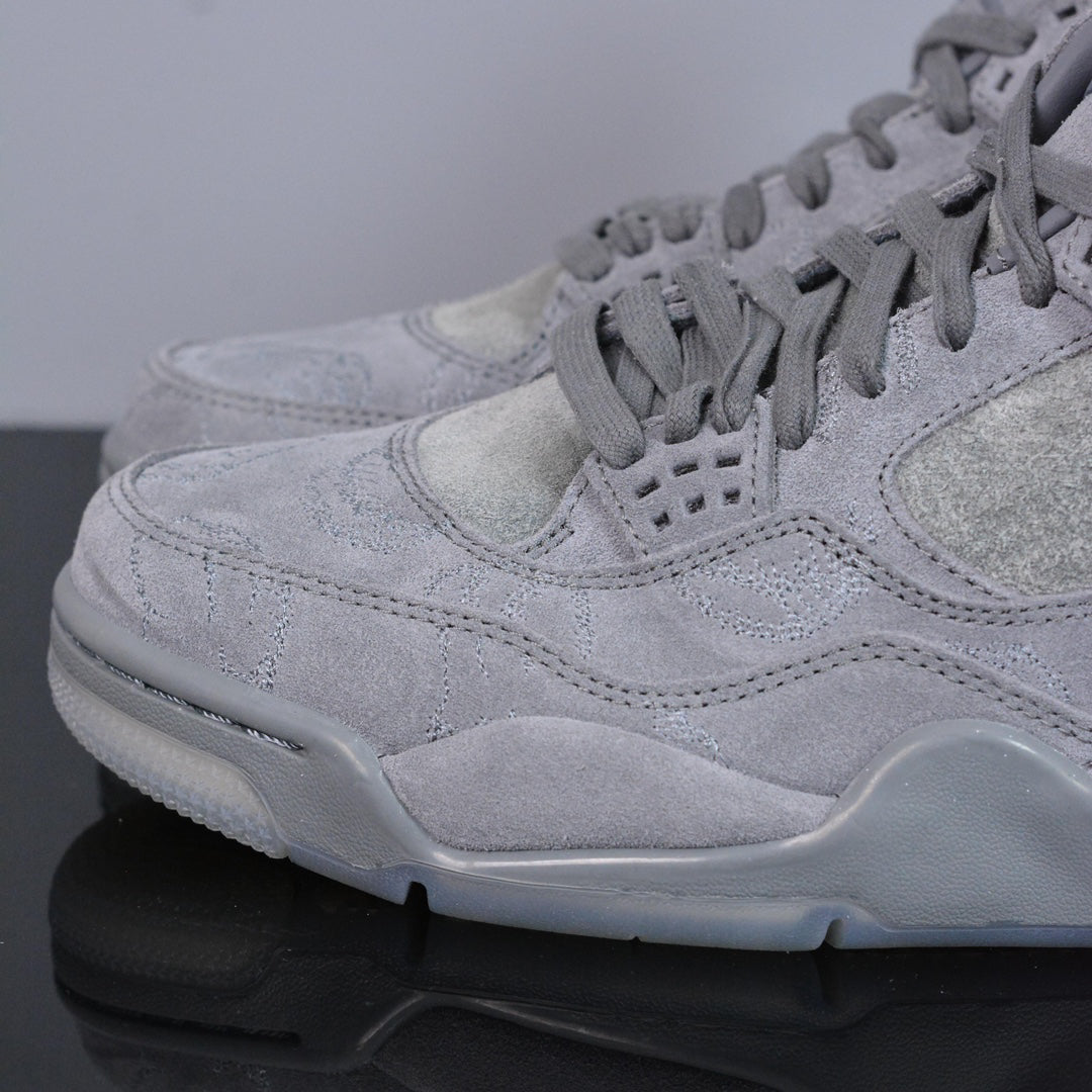 KAWS x Air Jordan 4 "Cool Grey"