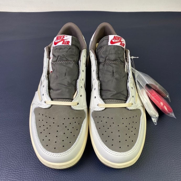 Travis Scott x Air Jordan 1 Low OG - side view