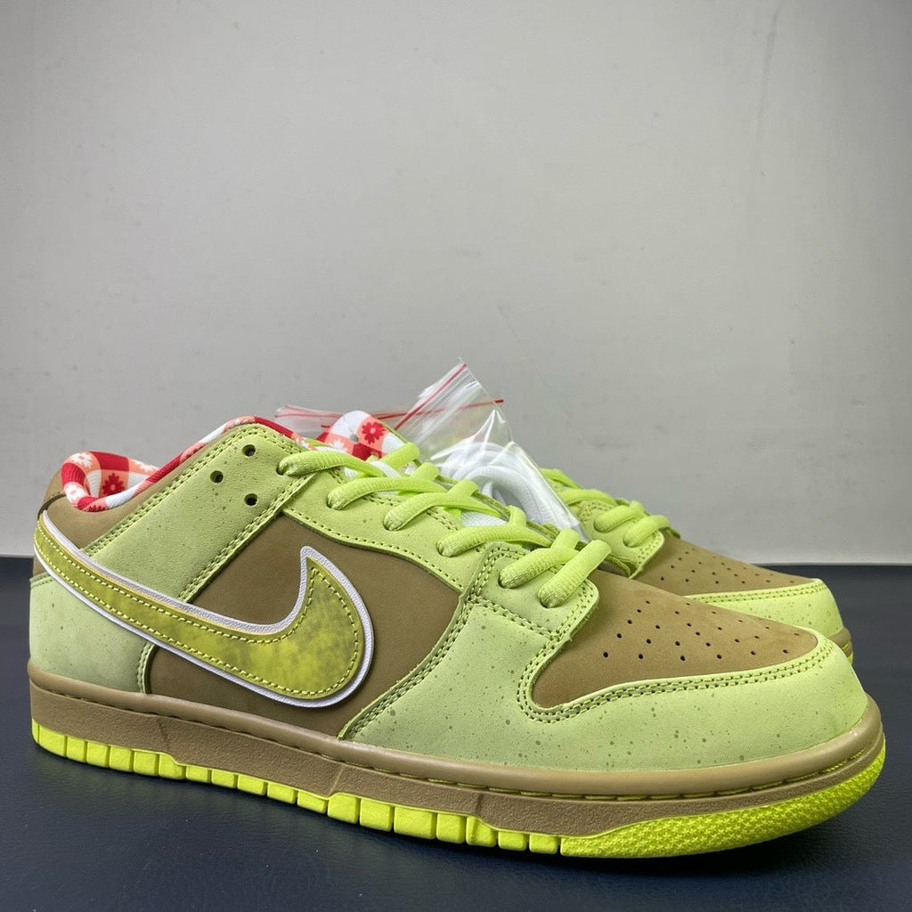 Nike SB Dunk Low Green Apple front view