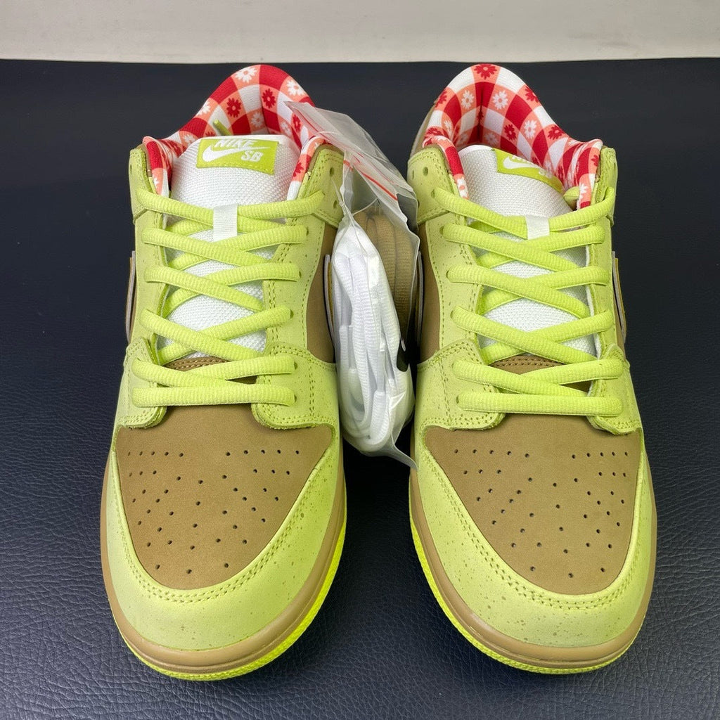 Nike SB Dunk Low Green Apple side view