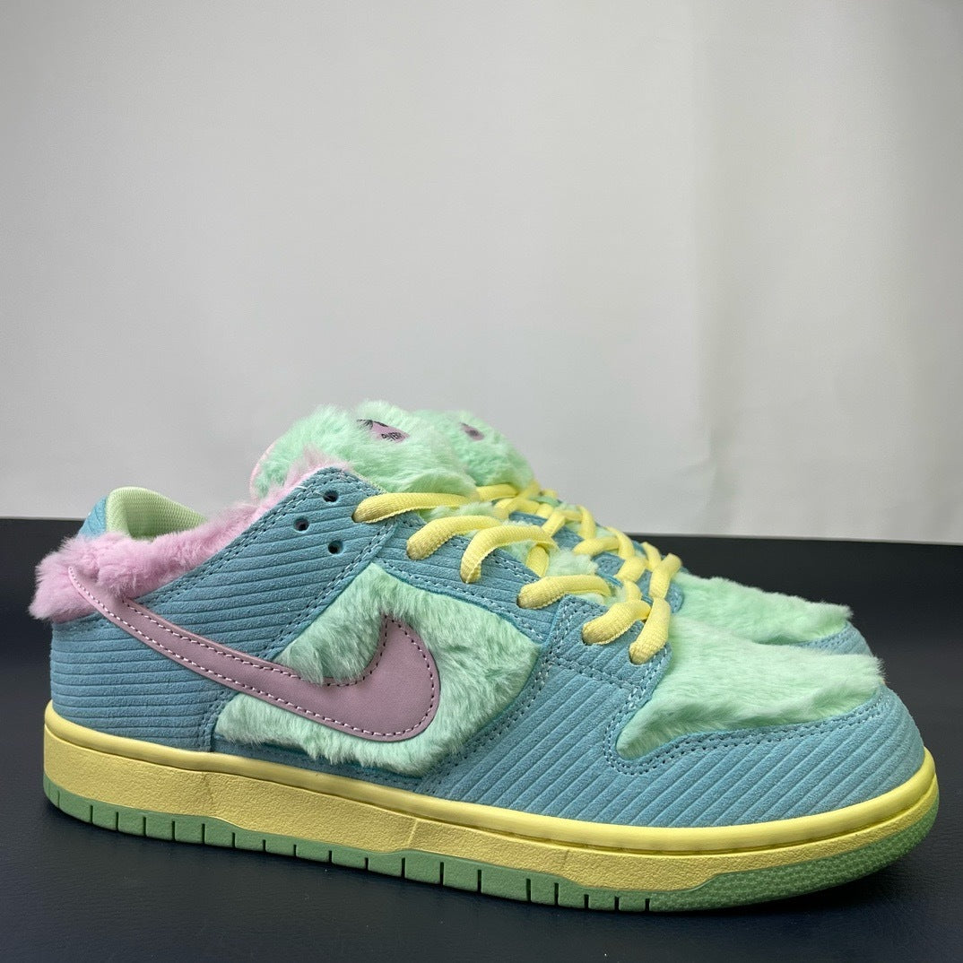Verdy x Nike SB Dunk Low - outsole view