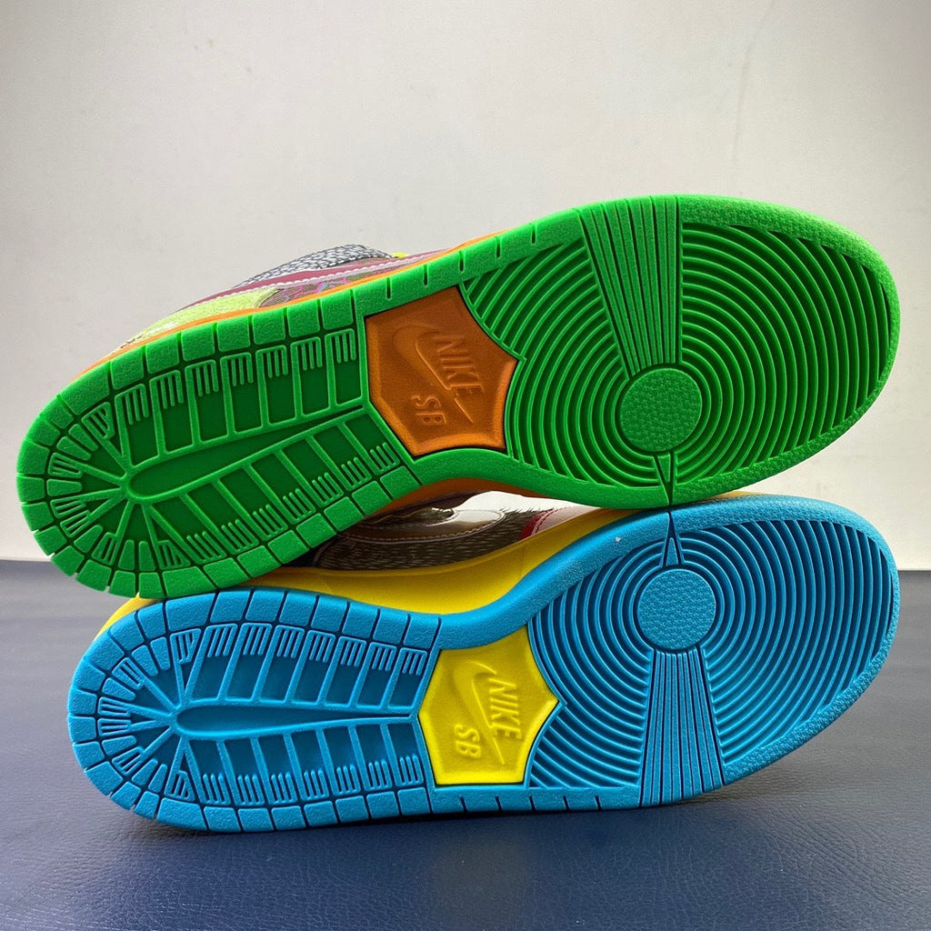 Nike SB Dunk Low What The Dunk Trick or Treat - outsole view green and blue