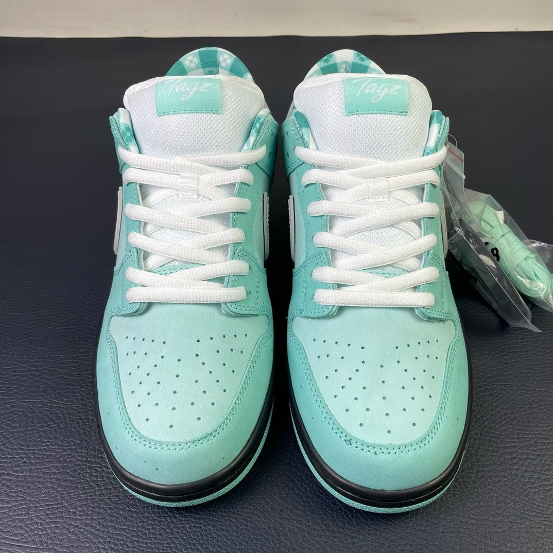 Nike SB Dunk Low x Tagz Teal - Side view