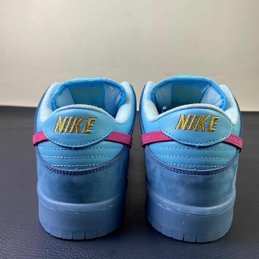 Nike SB Dunk Low Pro "Blue Raspberry"