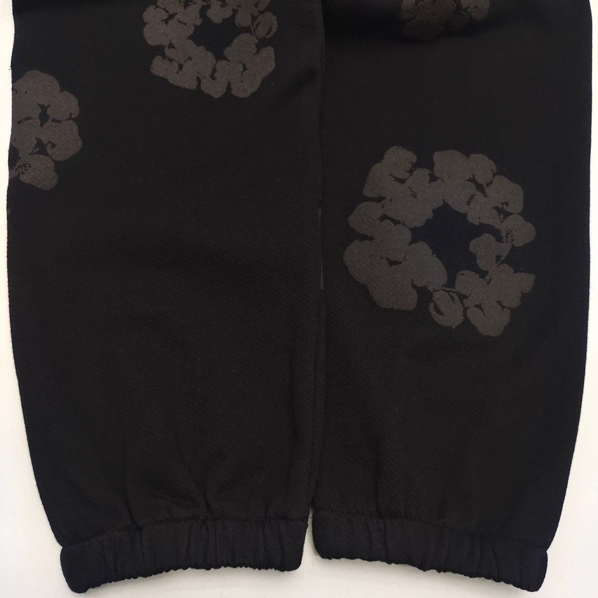 Denim Tears Cotton Wreath Sweatpants Black - Waistband Detail