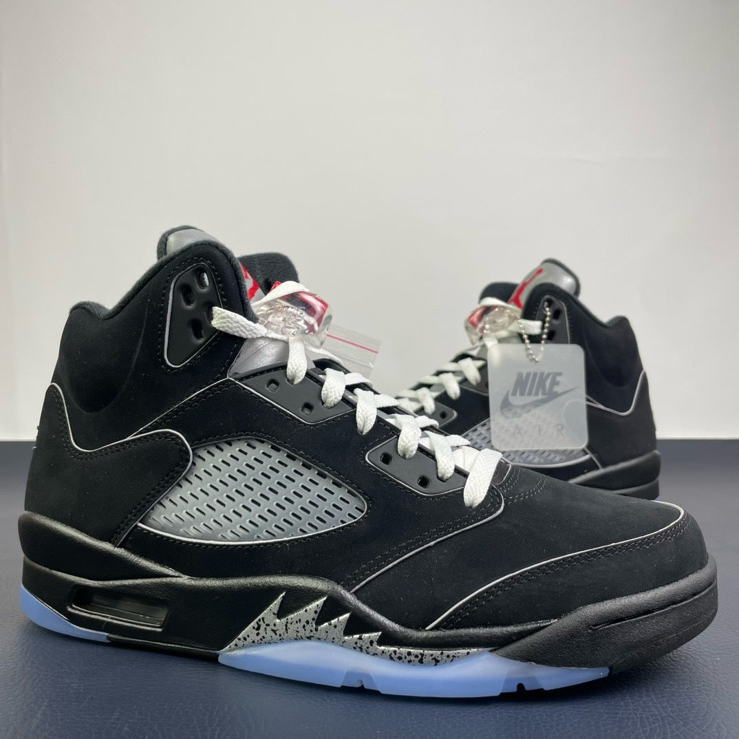 Air Jordan 5 Retro Oreo - Side View with Tag