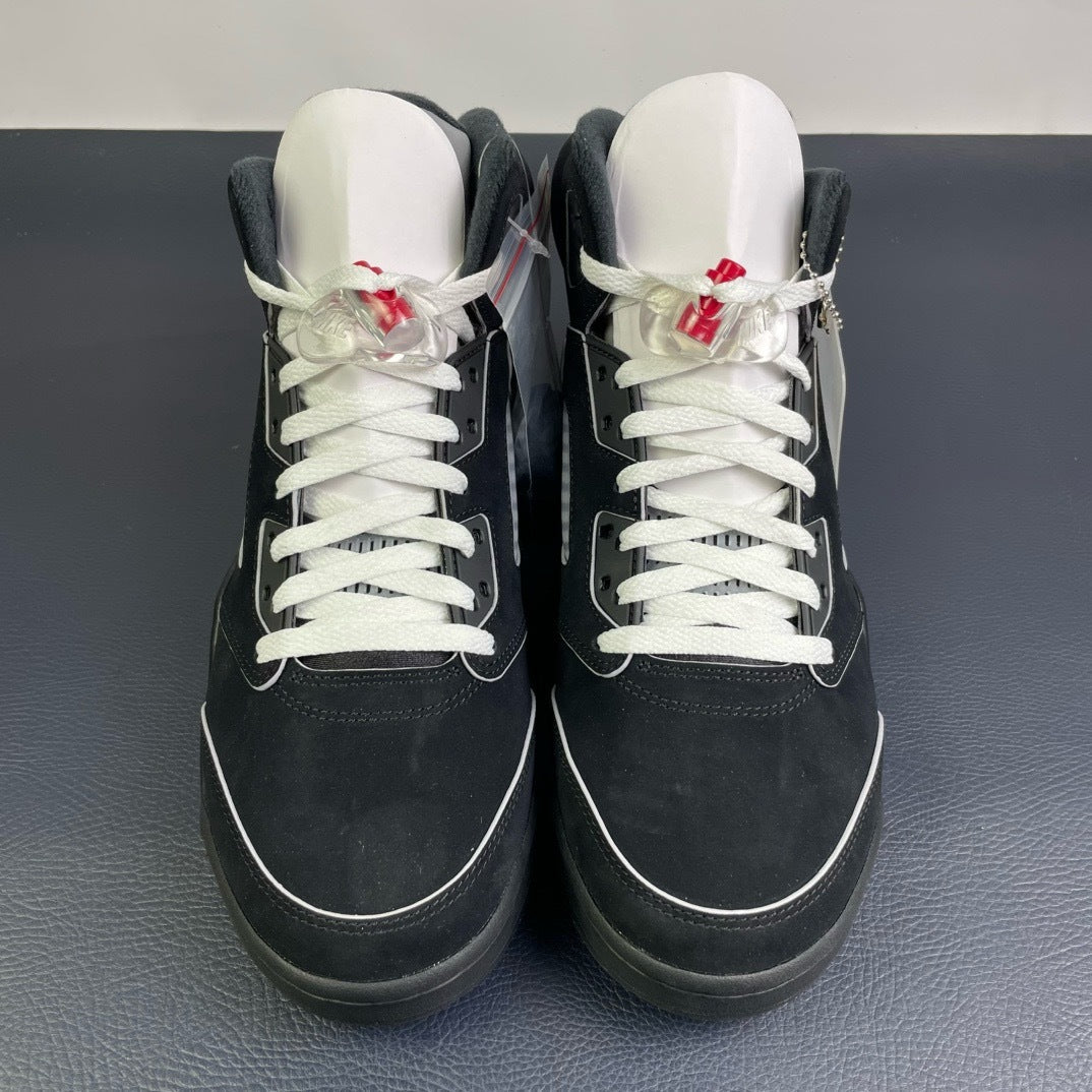 Air Jordan 5 Retro Oreo - Front View