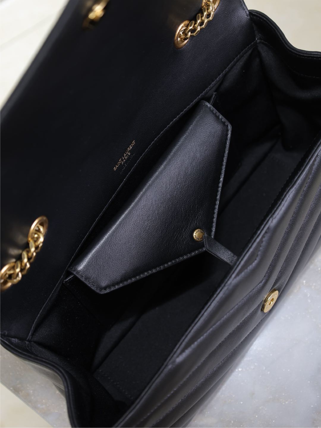 Saint Laurent College Medium Bag Black – angled side view