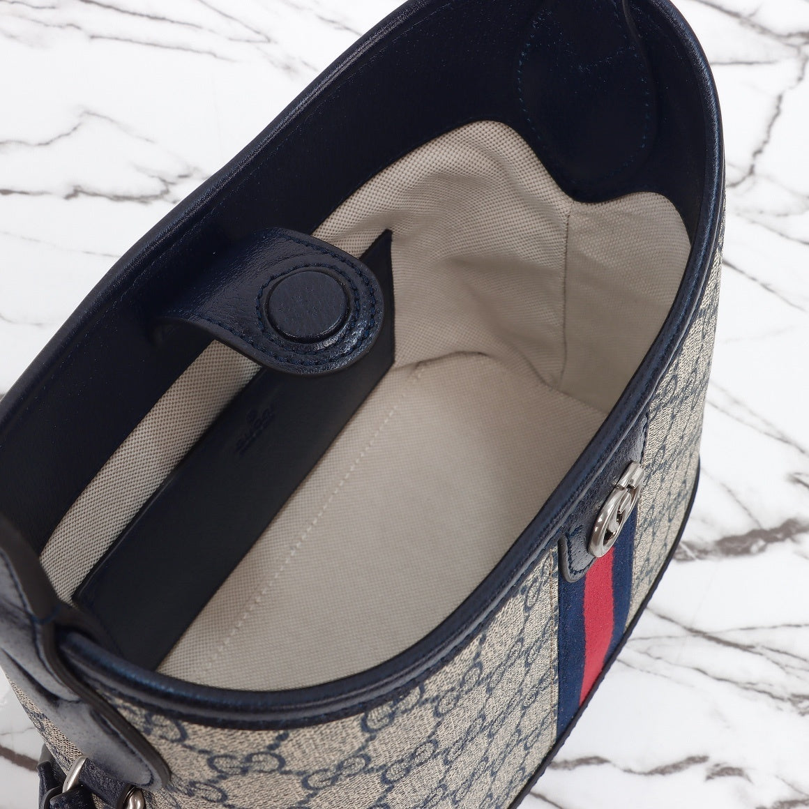 Gucci Ophidia bucket bag interior view