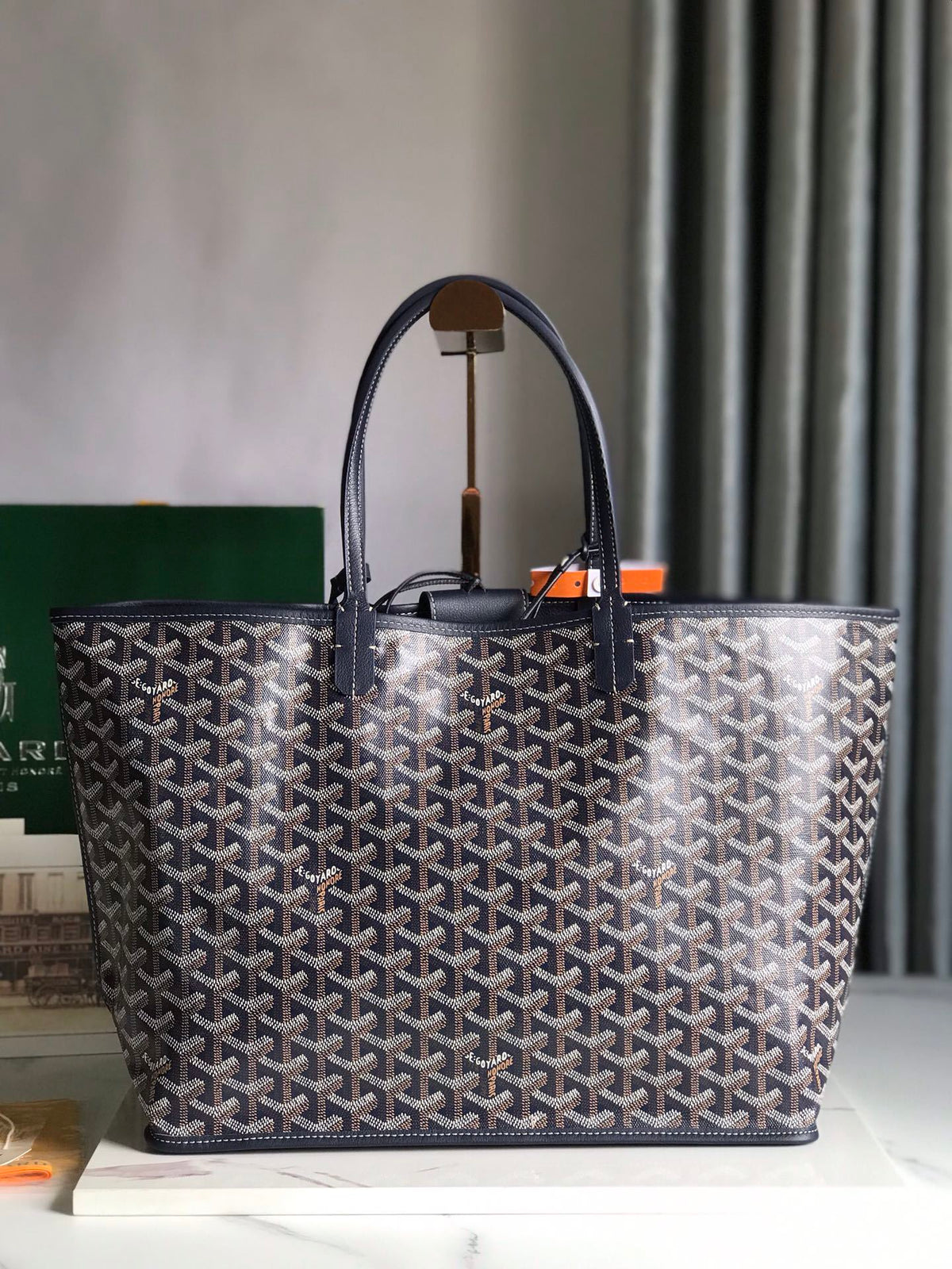 Goyard Saint Louis Tote Black - side view