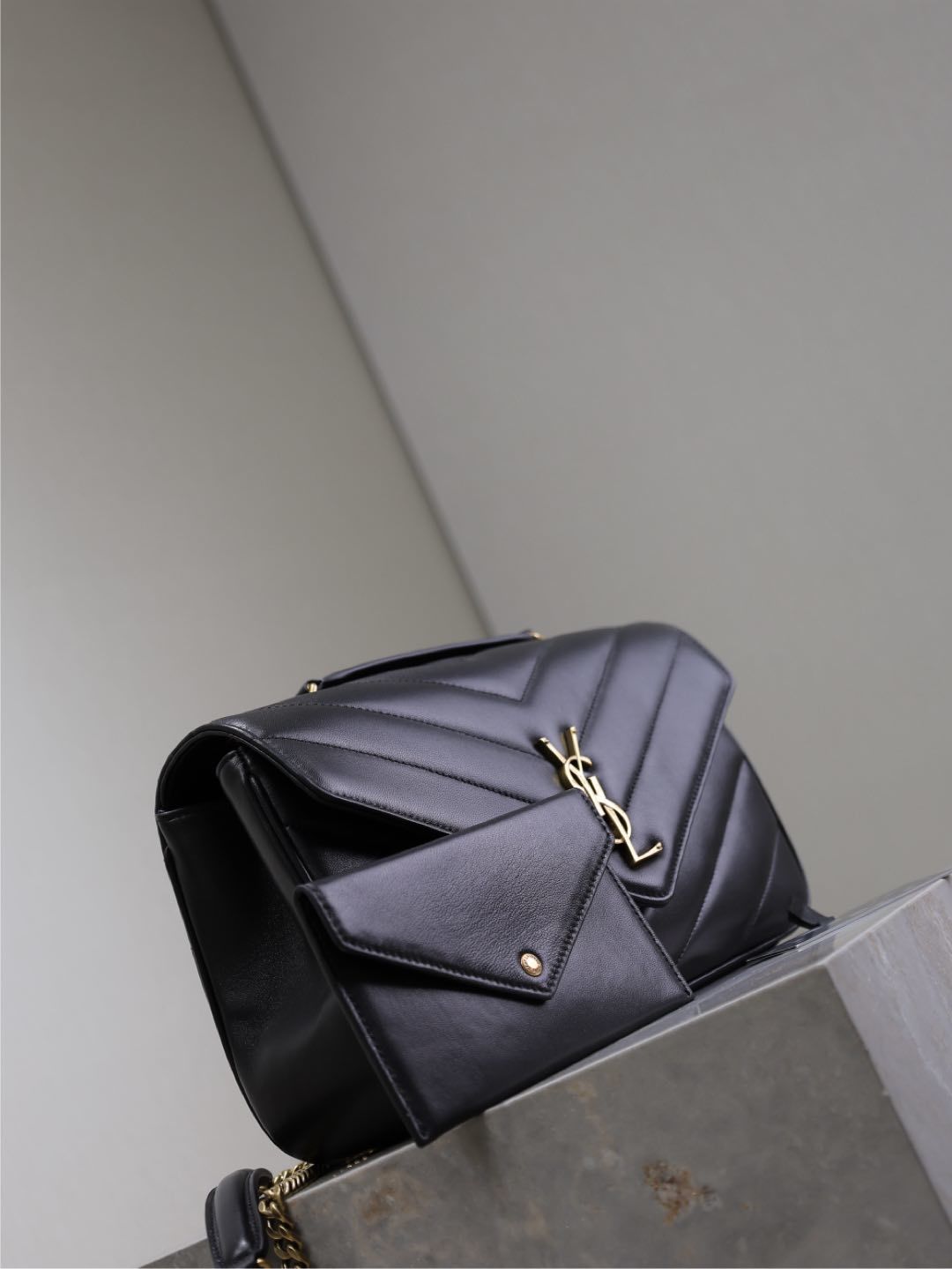 Saint Laurent Loulou Medium Bag - Front full view