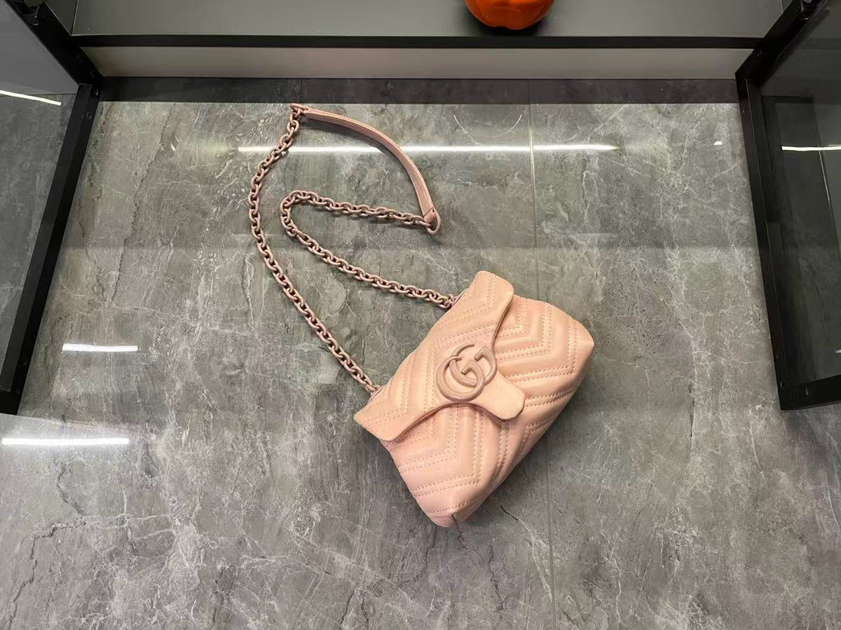 Gucci GG Marmont Mini Flap Bag Blush Pink – strap detail