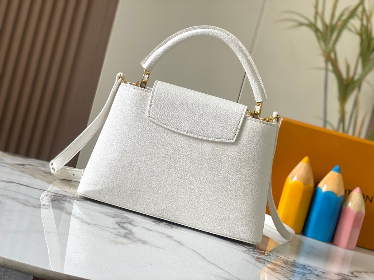 Louis Vuitton Capucines BB top handle detail