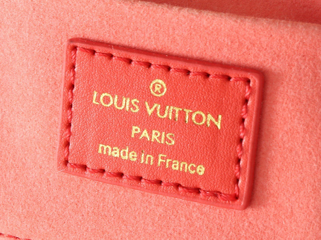 Louis Vuitton red monogram clutch – additional detail