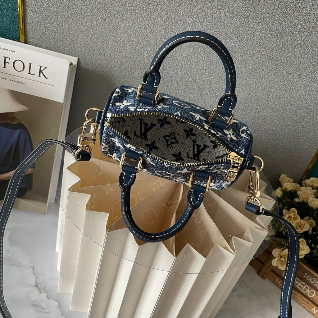 Louis Vuitton Speedy Bandoulière – additional detail view