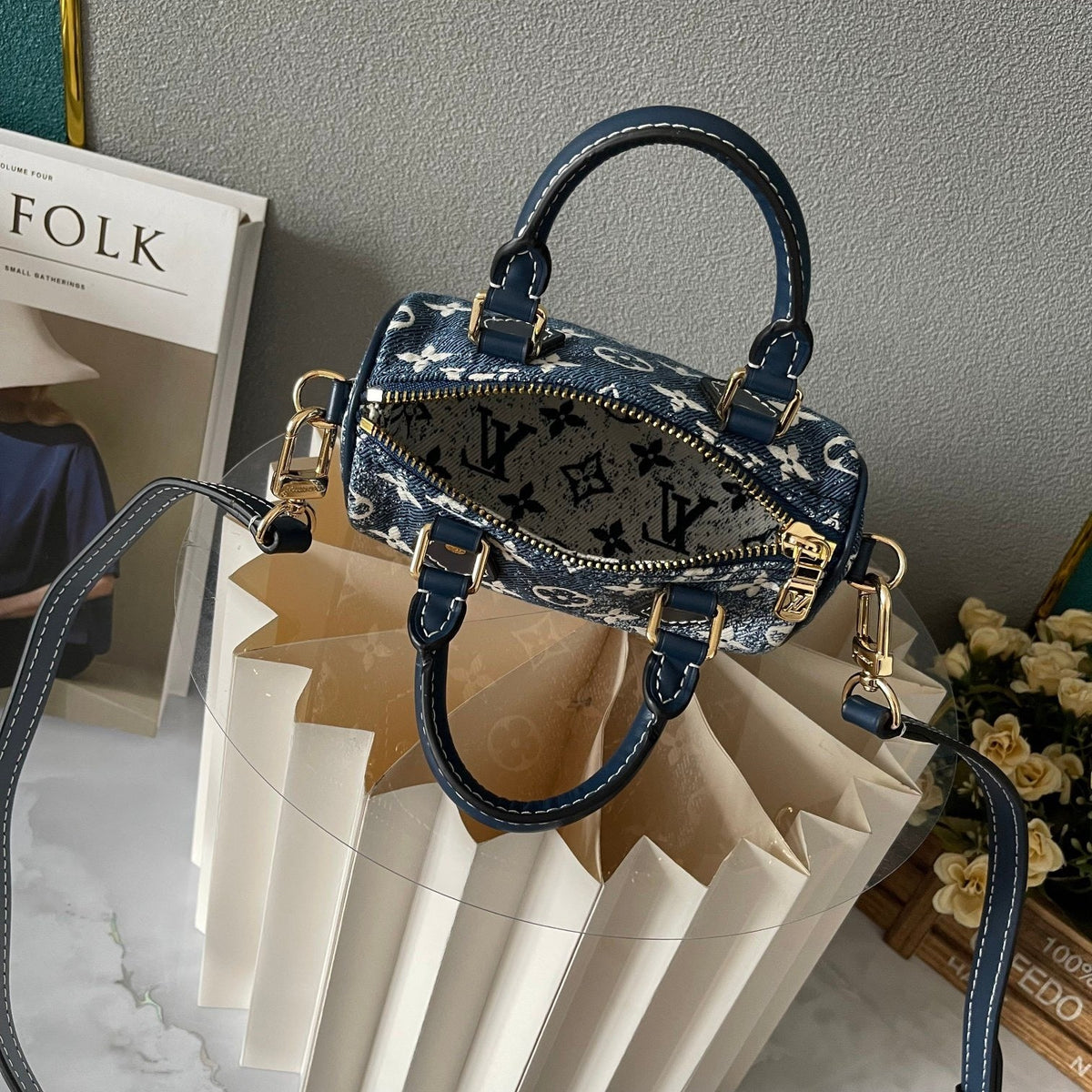 Louis Vuitton Speedy Bandoulière – additional detail view