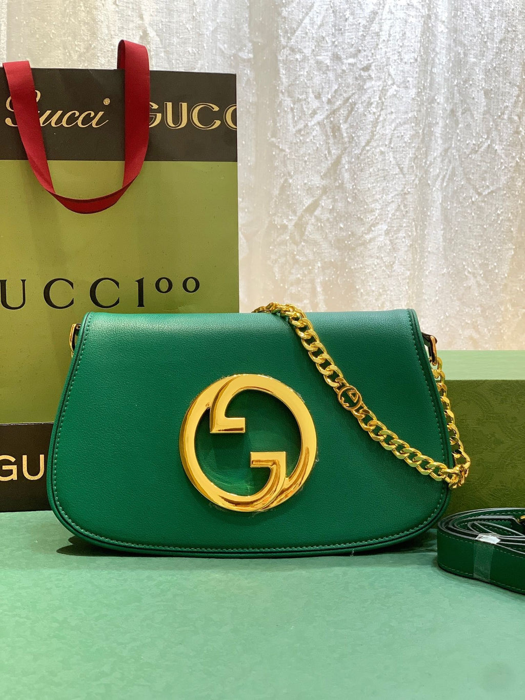 Gucci Blondie Shoulder Bag emerald green side view