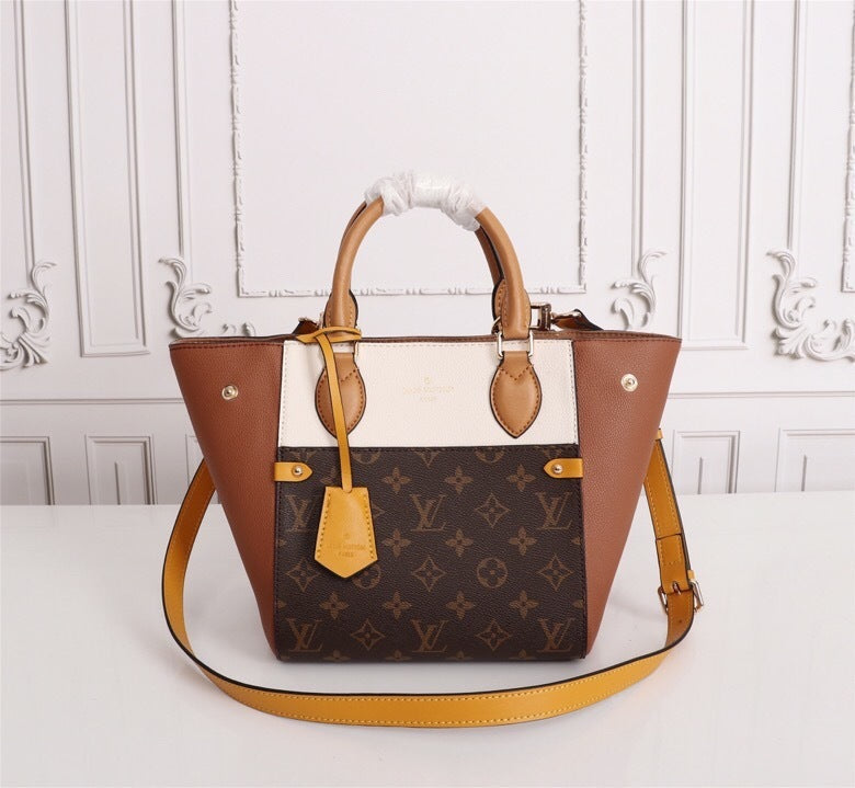 Louis Vuitton luggage tag detail