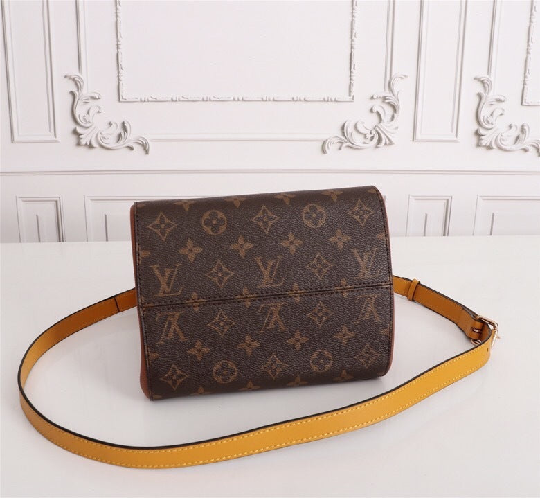 Louis Vuitton Fold Tote crossbody strap detail