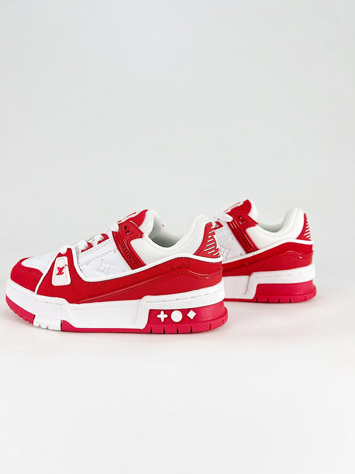 LV Trainer Maxi Red White - Rear heel pair view