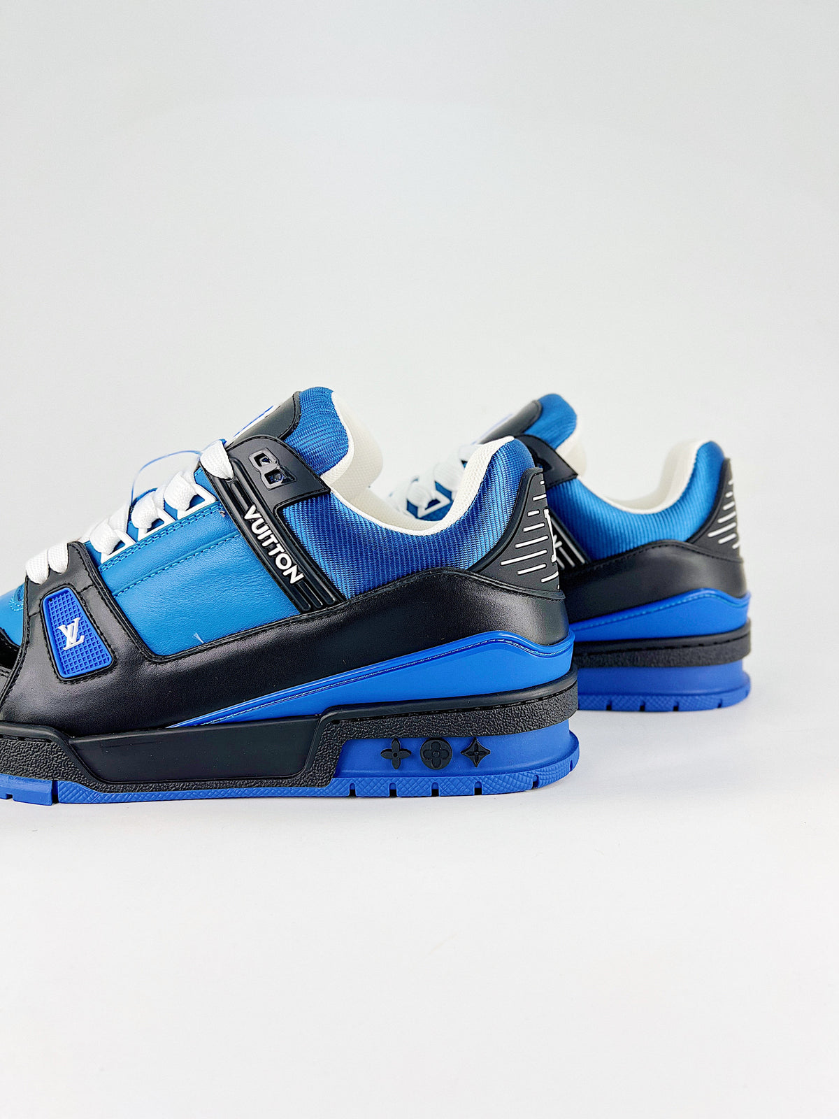 LV Trainer Sneaker Blue Black - Lateral side view